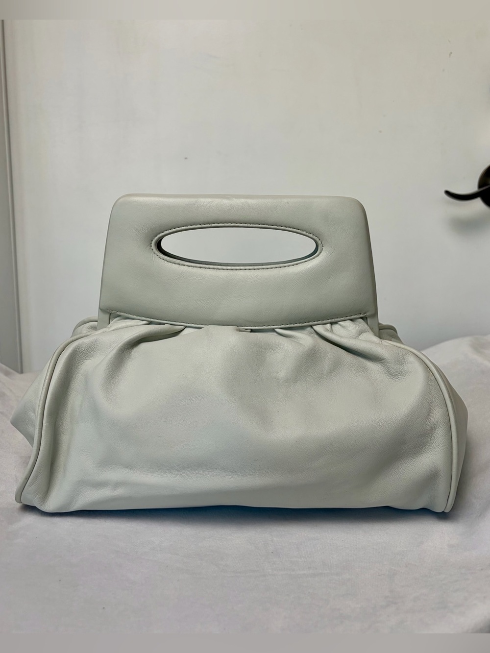 CHANEL lambskin top handle clutch, ivory-grey, leather Camelia accent,11x12, EUC - Picture 4 of 16